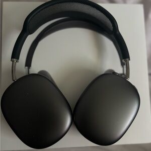 Apple AirPod’s Max